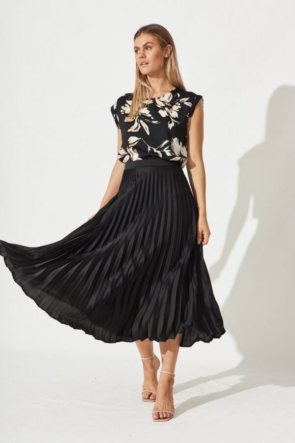 Top In Black With Beige Print