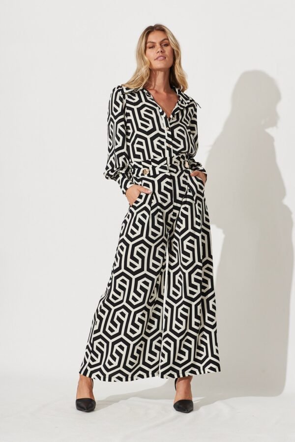 Shirt In Black With Cream Geometric Print