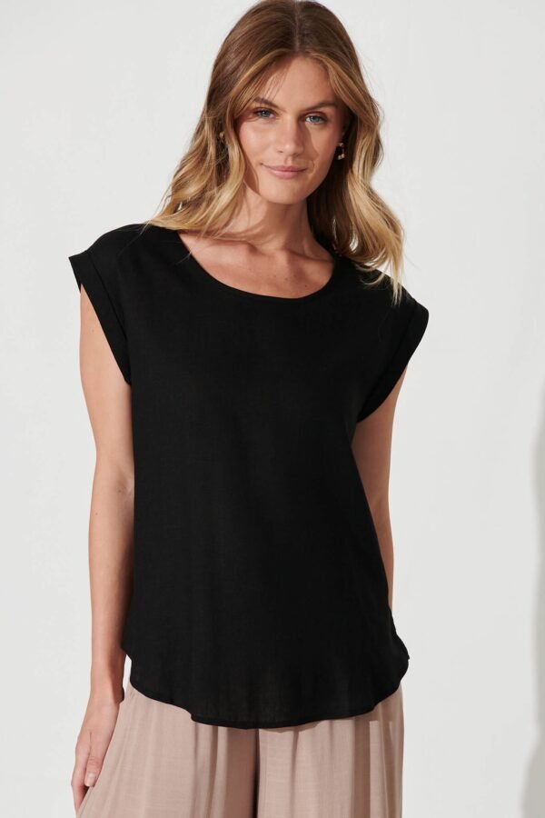Rejina Top In Black Linen Blend