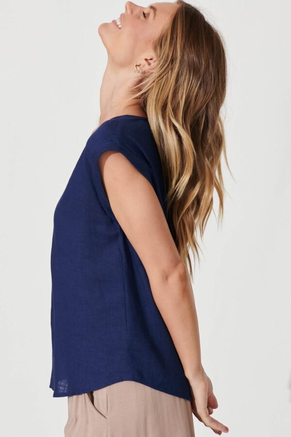 Top In Navy Linen Blend