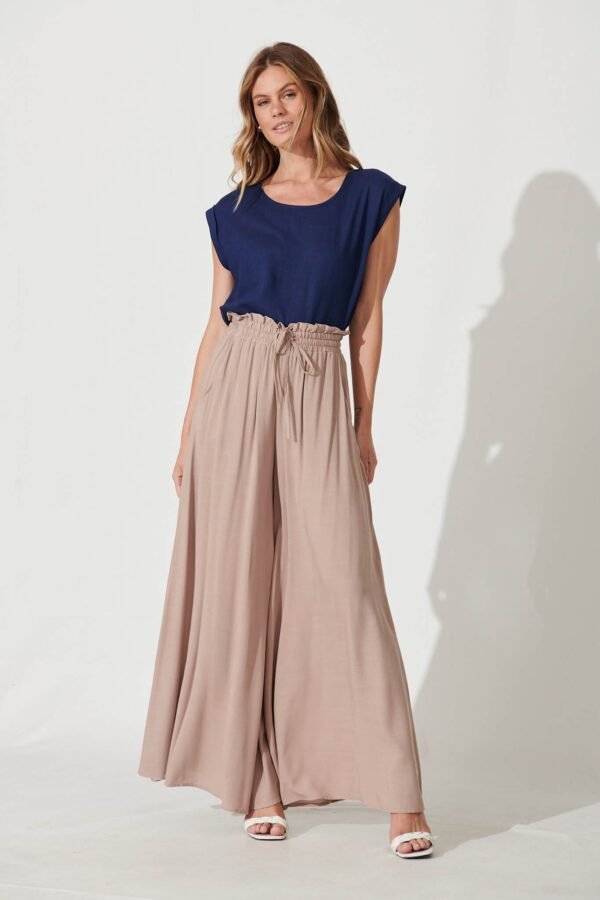 Top In Navy Linen Blend