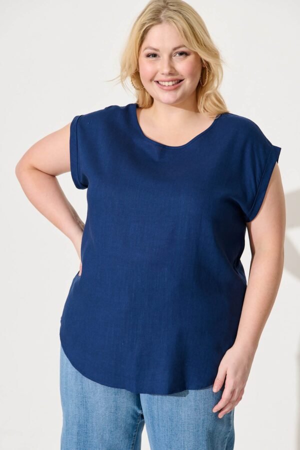 Top In Navy Linen Blend