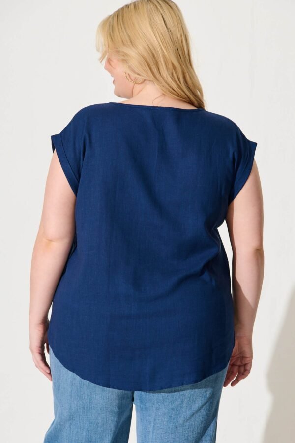 Top In Navy Linen Blend